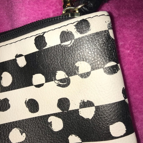 BETSEY JOHNSON MINI CROSS BODY MINI BAG WRISTLET - Picture 5 of 8